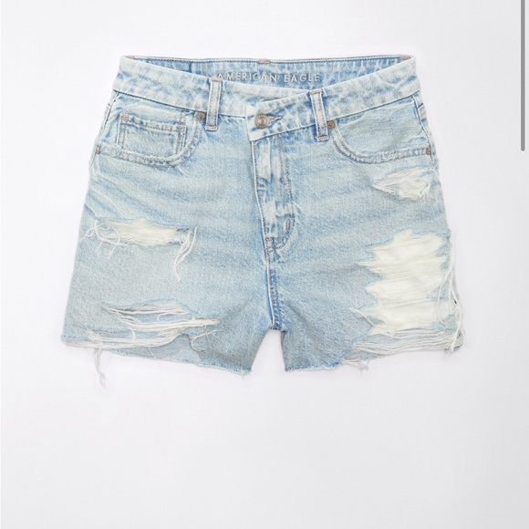 ❌ SOLD ❌AE Strigid Curvy Ripped Denim Mom Short - Picture 4 of 6